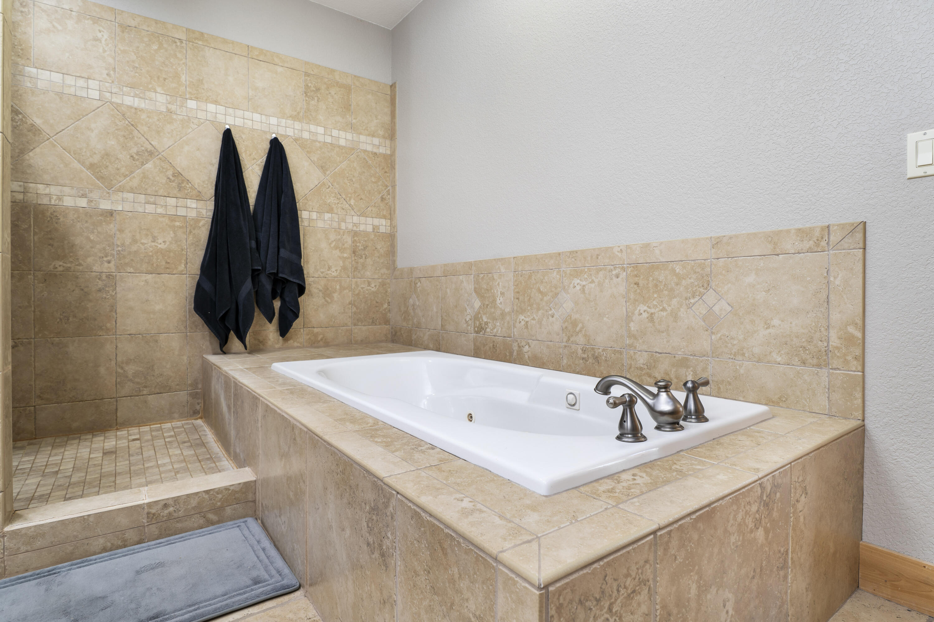 Mountain Ridge Est. - Residential