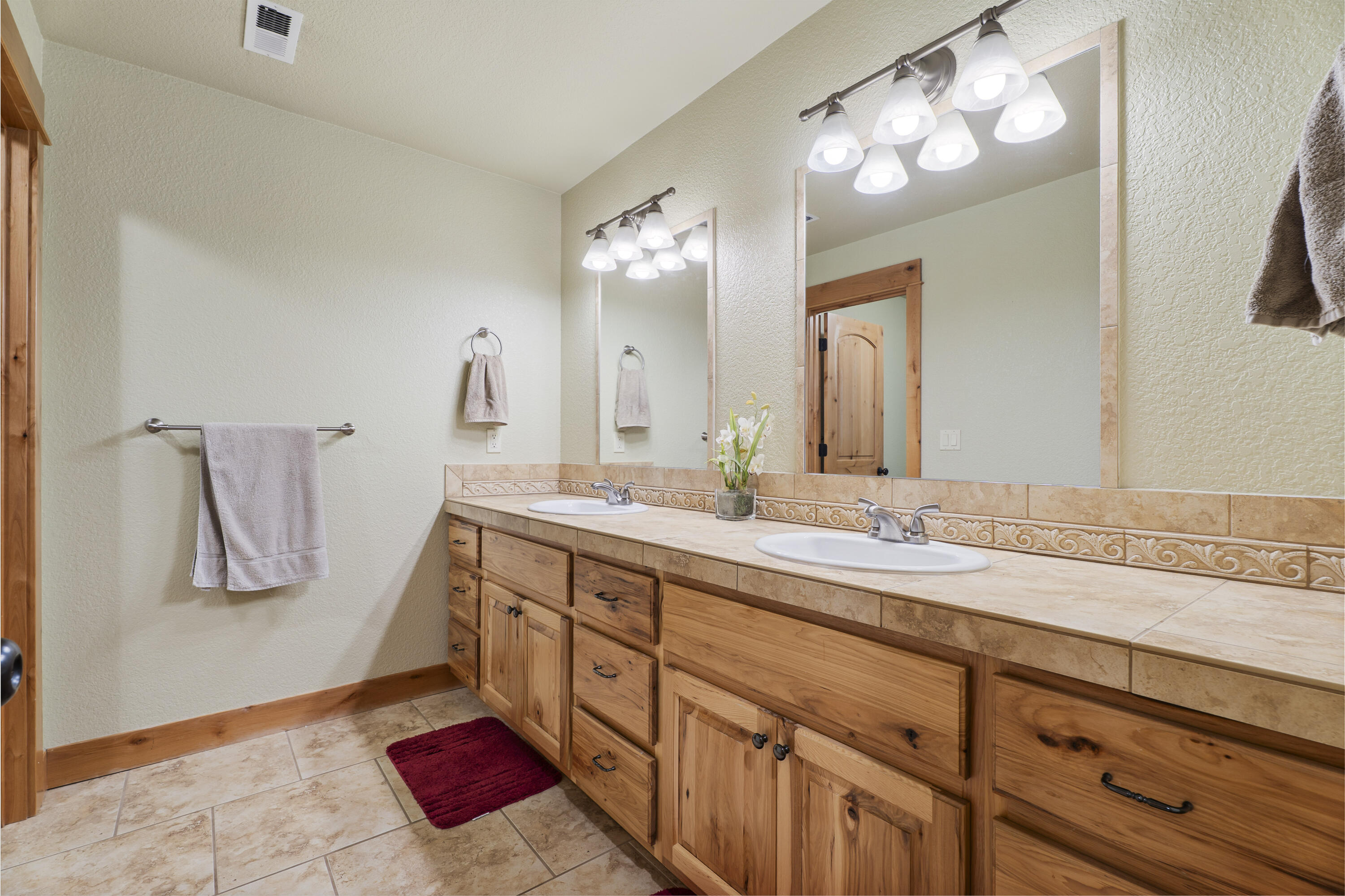 Mountain Ridge Est. - Residential