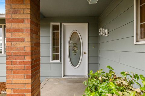 Tiny photo for 5292 Gatewood Drive, Klamath Falls, OR 97603 (MLS # 220223078)