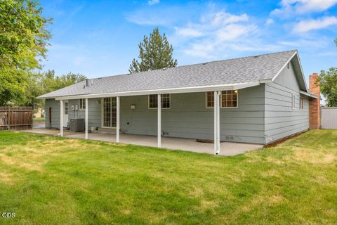 Tiny photo for 5292 Gatewood Drive, Klamath Falls, OR 97603 (MLS # 220223078)