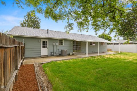 Tiny photo for 5292 Gatewood Drive, Klamath Falls, OR 97603 (MLS # 220223078)