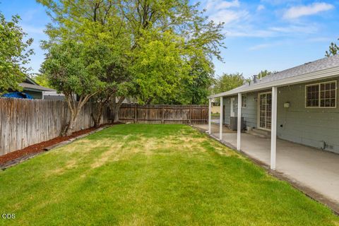 Tiny photo for 5292 Gatewood Drive, Klamath Falls, OR 97603 (MLS # 220223078)