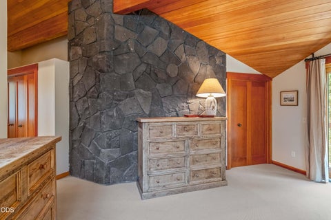 Tiny photo for 70535 Salal, Sisters, OR 97759 (MLS # 220227047)
