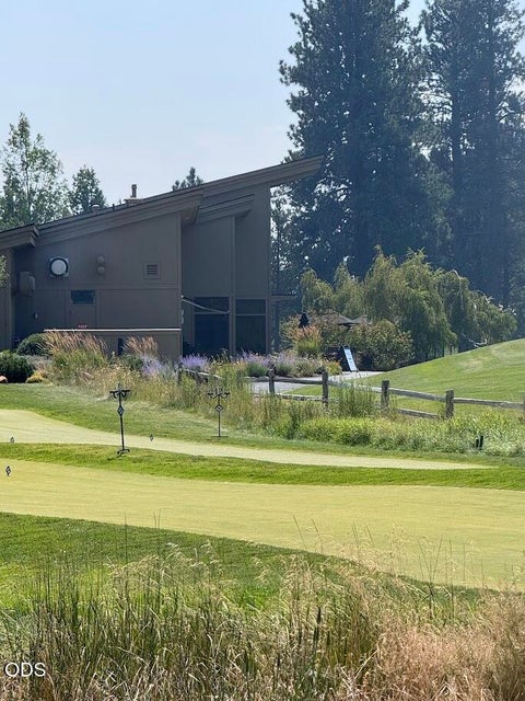 Tiny photo for 70535 Salal, Sisters, OR 97759 (MLS # 220227047)