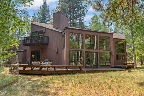 Tiny photo for 70535 Salal, Sisters, OR 97759 (MLS # 220227047)