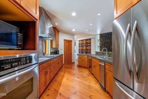 Tiny photo for 70535 Salal, Sisters, OR 97759 (MLS # 220227047)