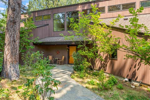 Tiny photo for 70535 Salal, Sisters, OR 97759 (MLS # 220227047)