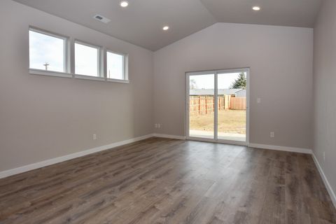 Tiny photo for 2364 SW 25th Street, Redmond, OR 97756 (MLS # 220215466)