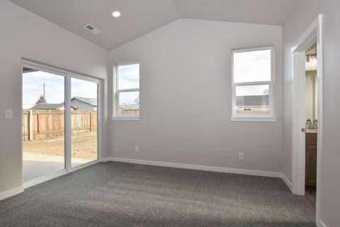 Tiny photo for 2364 SW 25th Street, Redmond, OR 97756 (MLS # 220215466)