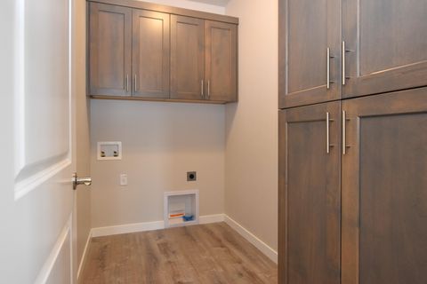 Tiny photo for 2364 SW 25th Street, Redmond, OR 97756 (MLS # 220215466)