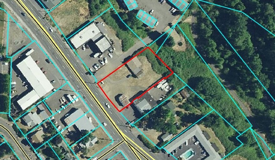 Don't miss out on this fantastic lot in the heart of Phoenix zoned C-H . Great zoning allows for multiple different uses- the possibilities are endless!