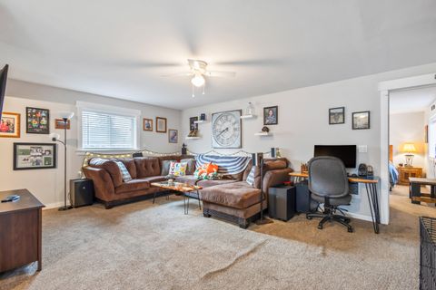 Tiny photo for 835 SW 14th Street, Redmond, OR 97756 (MLS # 220212204)