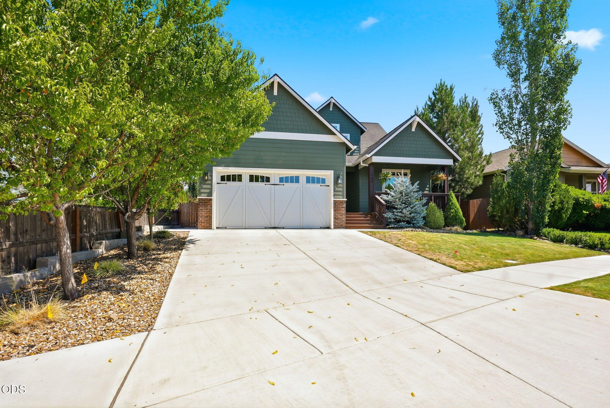 2044 NE Altura Drive
