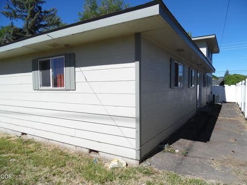 Tiny photo for 2609 Reclamation Avenue, Klamath Falls, OR 97603 (MLS # 220223143)