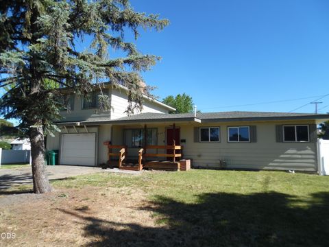 Tiny photo for 2609 Reclamation Avenue, Klamath Falls, OR 97603 (MLS # 220223143)