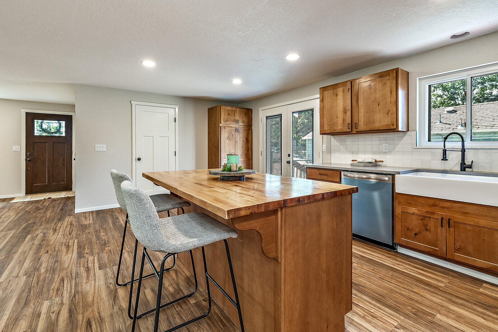 Ella's - Residential