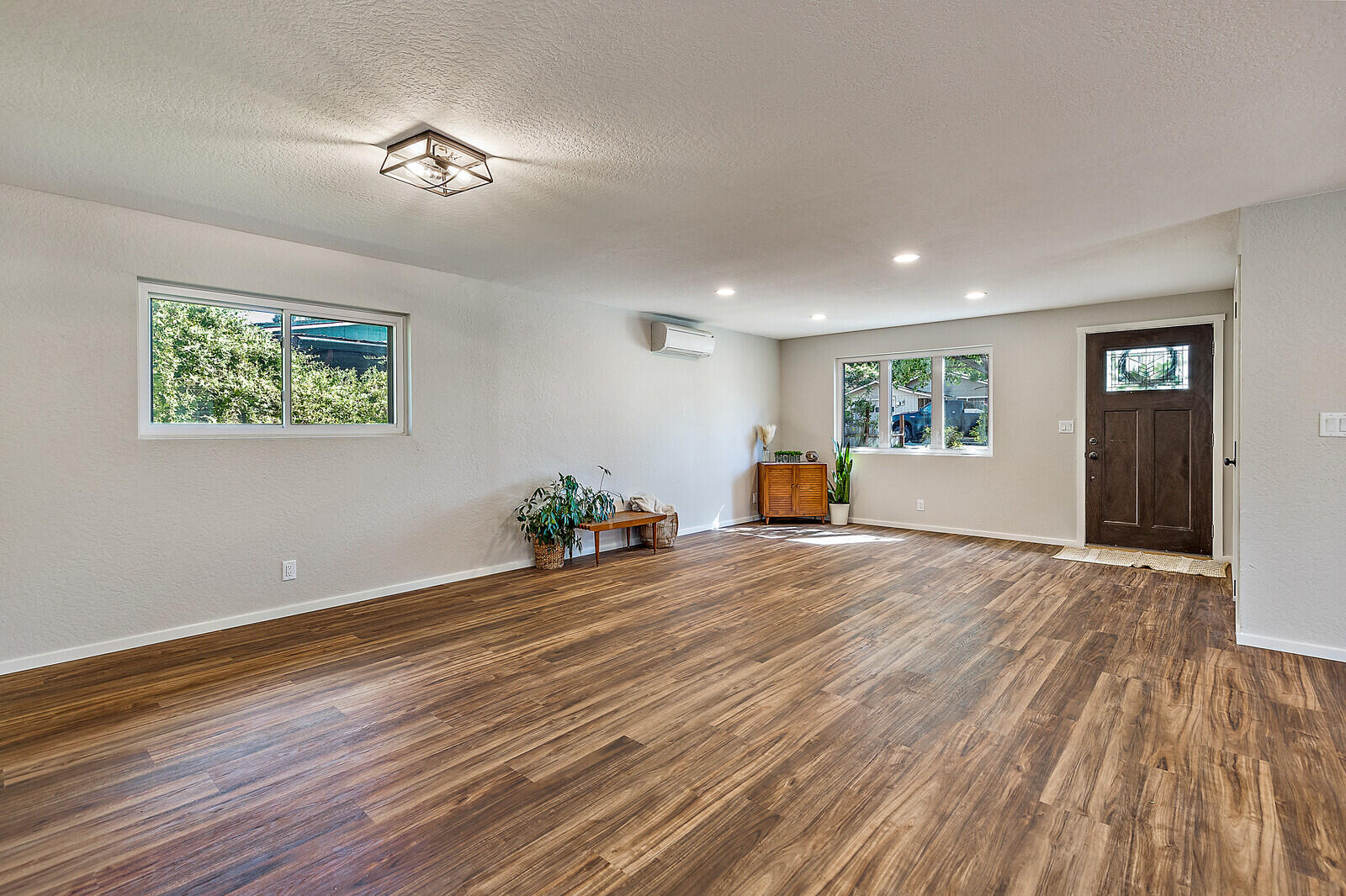 Ella's - Residential