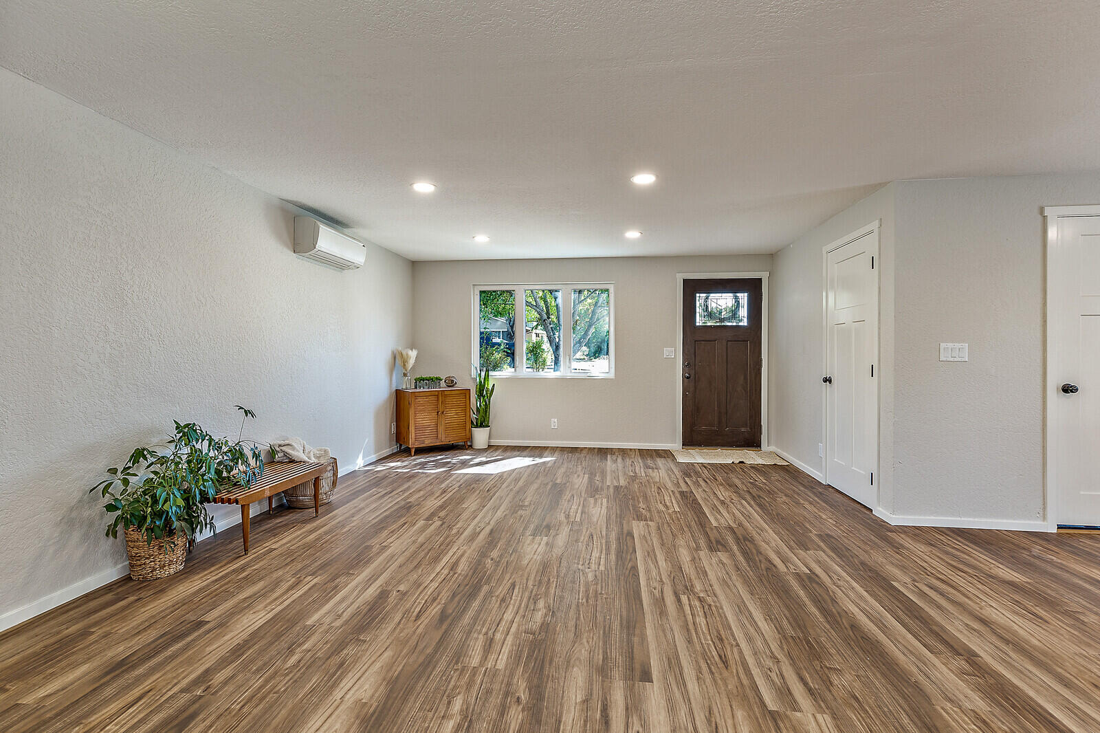 Ella's - Residential