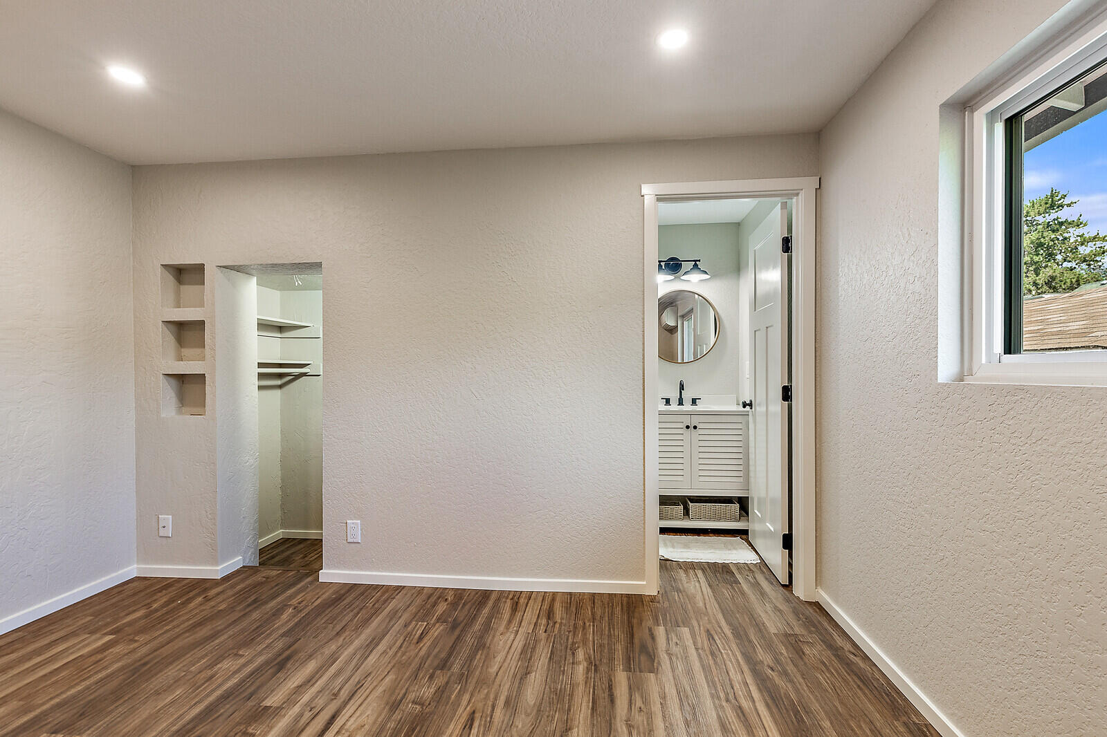 Ella's - Residential