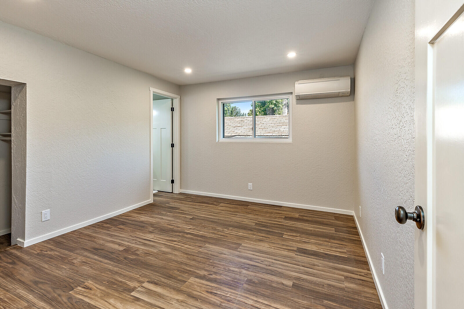 Ella's - Residential