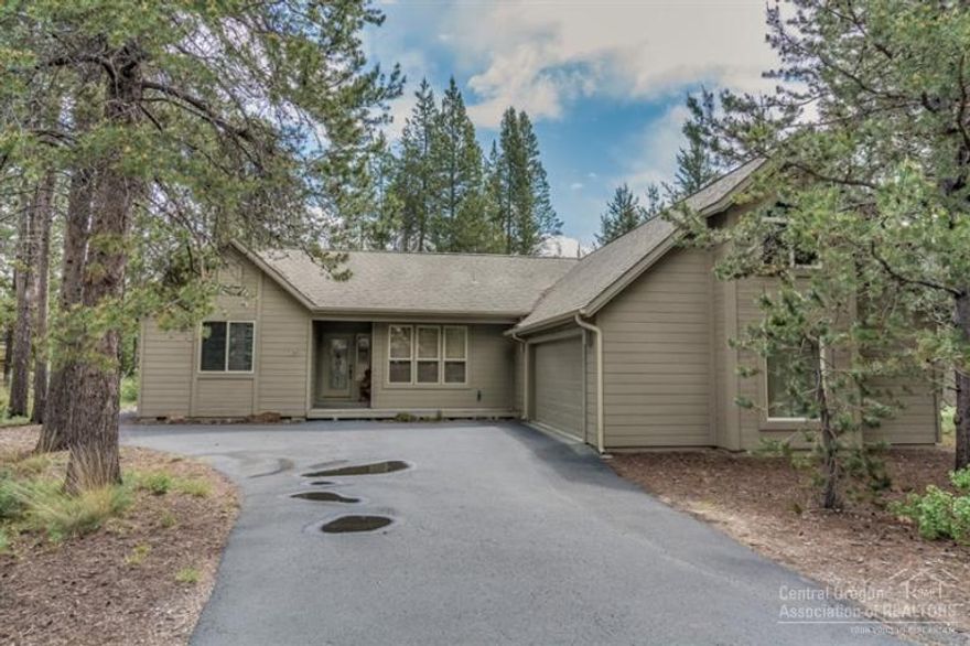 Spacious, private setting and recently updated! What more could you ask for? This 3 bedroom home plus a large bonus room has a spacious great room that looks into the common area with lots of pine trees for ultimate privacy! It has been recently updated with granite countertops, tile floors, Hickory cabinets in kitchen, newer appliances, carpet, newer water heater, AC unit and many skylights make it light and bright! Ready for full time living or a vacation home!