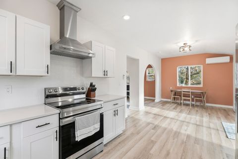 Tiny photo for 15901 SW Frog Court, Terrebonne, OR 97760 (MLS # 220219830)