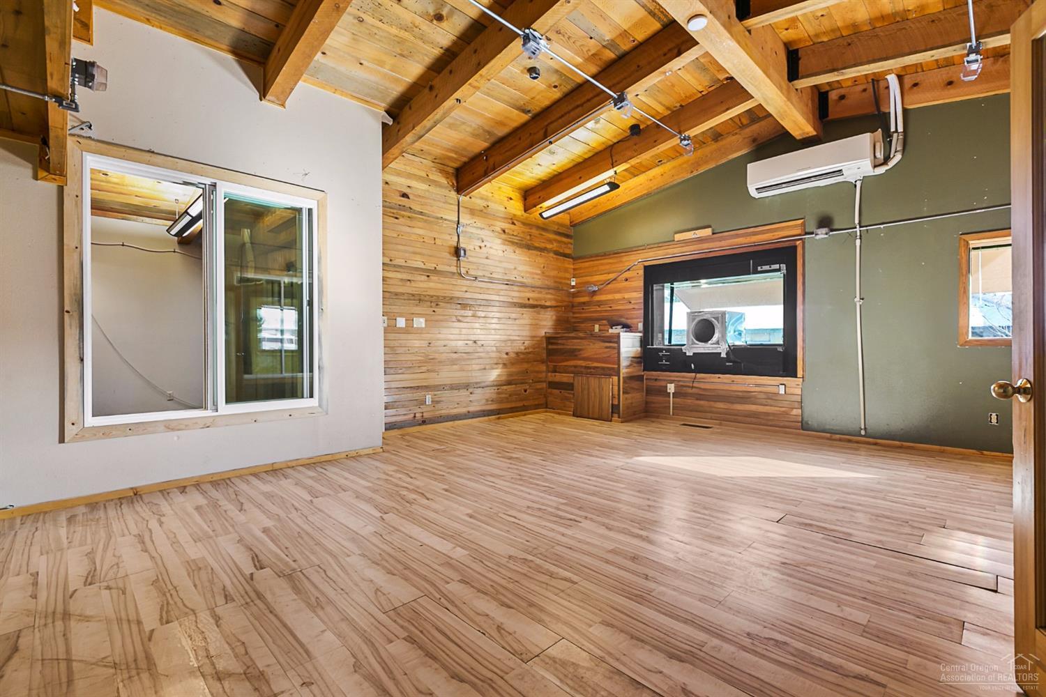 CLAL - Commercial Sale