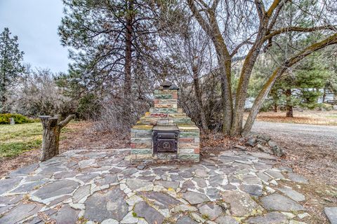Tiny photo for 954 SW Crestview Road, Prineville, OR 97754 (MLS # 220214225)