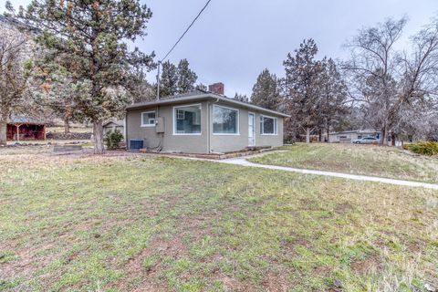 Photo of 954 SW Crestview Road, Prineville, OR 97754 (MLS # 220214225)