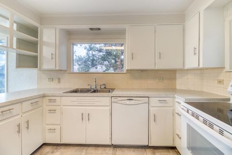 Tiny photo for 954 SW Crestview Road, Prineville, OR 97754 (MLS # 220214225)