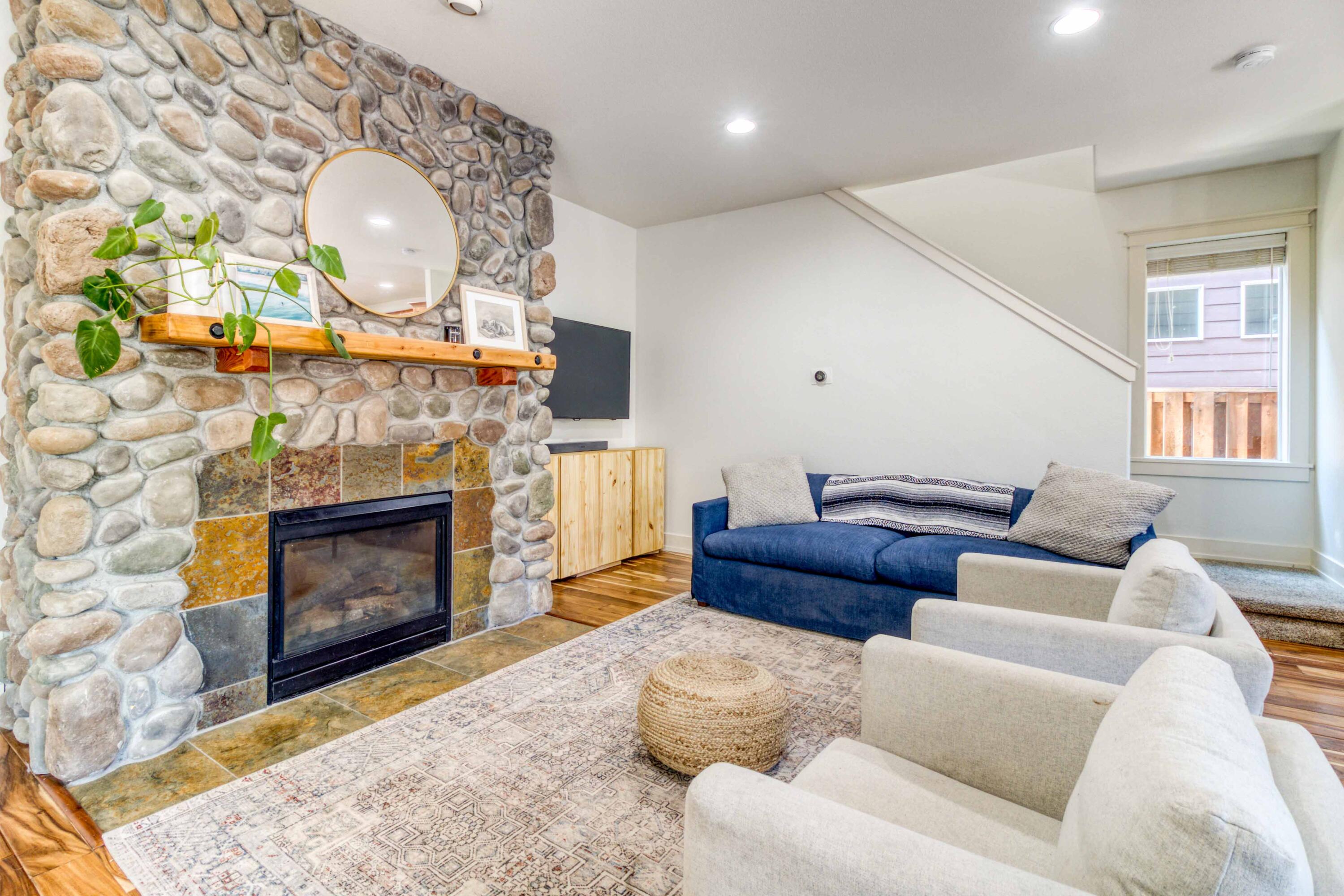 19458 Hollygrape Street