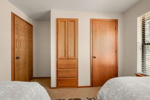 Tiny photo for 17772 W Core Road #19, Sunriver, OR 97707 (MLS # 220217249)