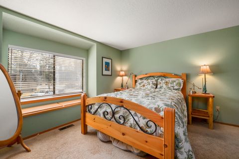 Tiny photo for 17772 W Core Road #19, Sunriver, OR 97707 (MLS # 220217249)