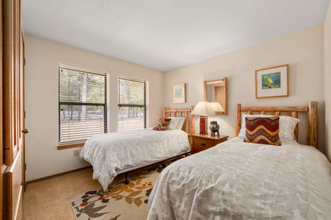 Tiny photo for 17772 W Core Road #19, Sunriver, OR 97707 (MLS # 220217249)