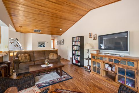 Tiny photo for 17772 W Core Road #19, Sunriver, OR 97707 (MLS # 220217249)