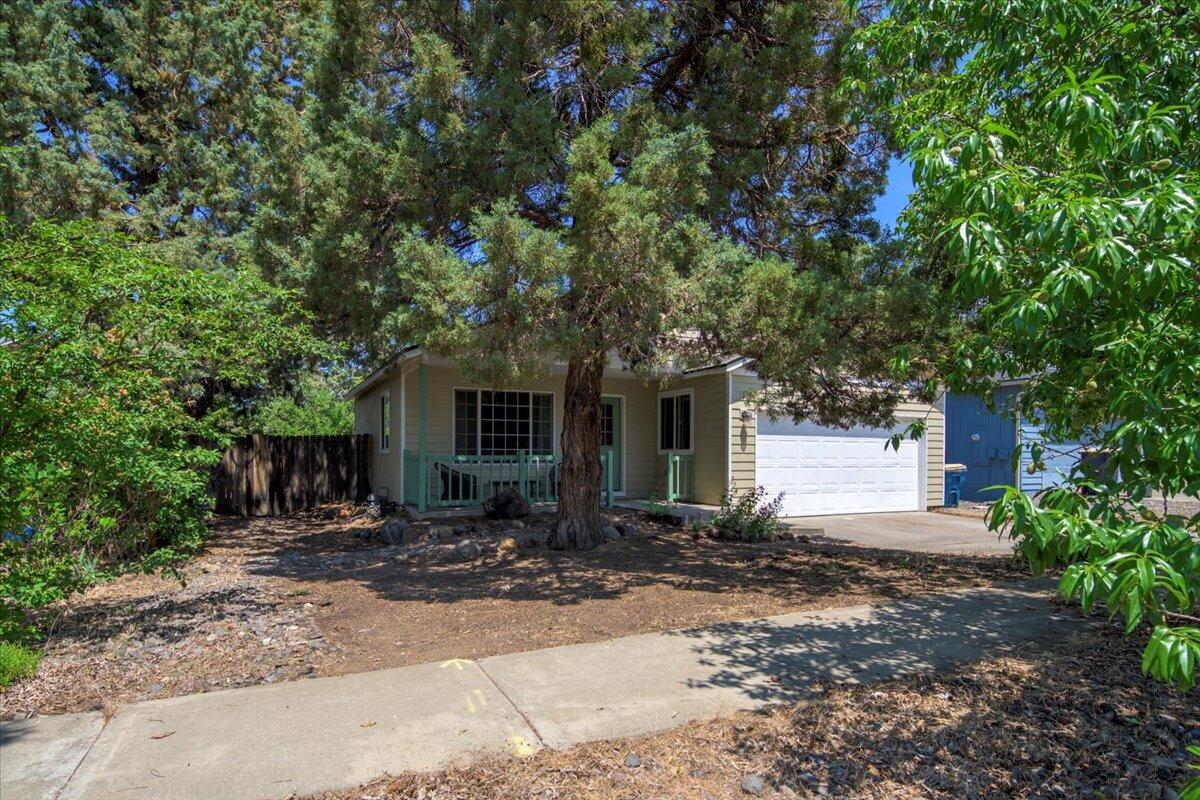 2614 NE 2614 NE Brian Ray Court