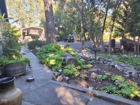 Tiny photo for 1275 4th Avenue #4504, Gold Hill, OR 97525 (MLS # 220224345)