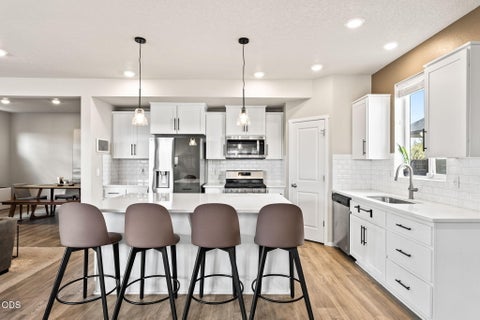 Tiny photo for 61532 SE Colima Street, Bend, OR 97702 (MLS # 220230016)