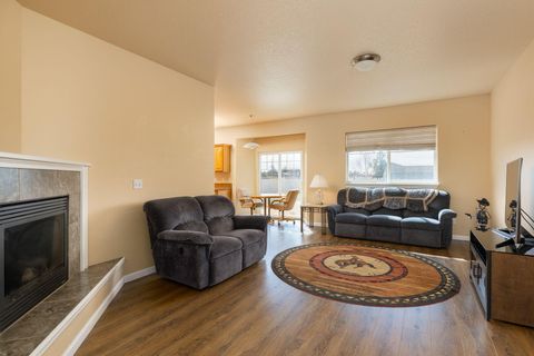 Tiny photo for 580 C Avenue, Terrebonne, OR 97760 (MLS # 220219998)