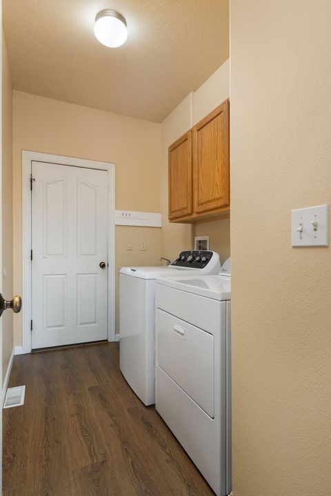 Tiny photo for 580 C Avenue, Terrebonne, OR 97760 (MLS # 220219998)