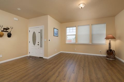 Tiny photo for 580 C Avenue, Terrebonne, OR 97760 (MLS # 220219998)