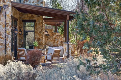 Tiny photo for 65653 Swallows Nest Lane, Bend, OR 97701 (MLS # 220215890)