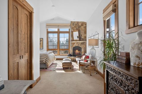 Tiny photo for 65653 Swallows Nest Lane, Bend, OR 97701 (MLS # 220215890)