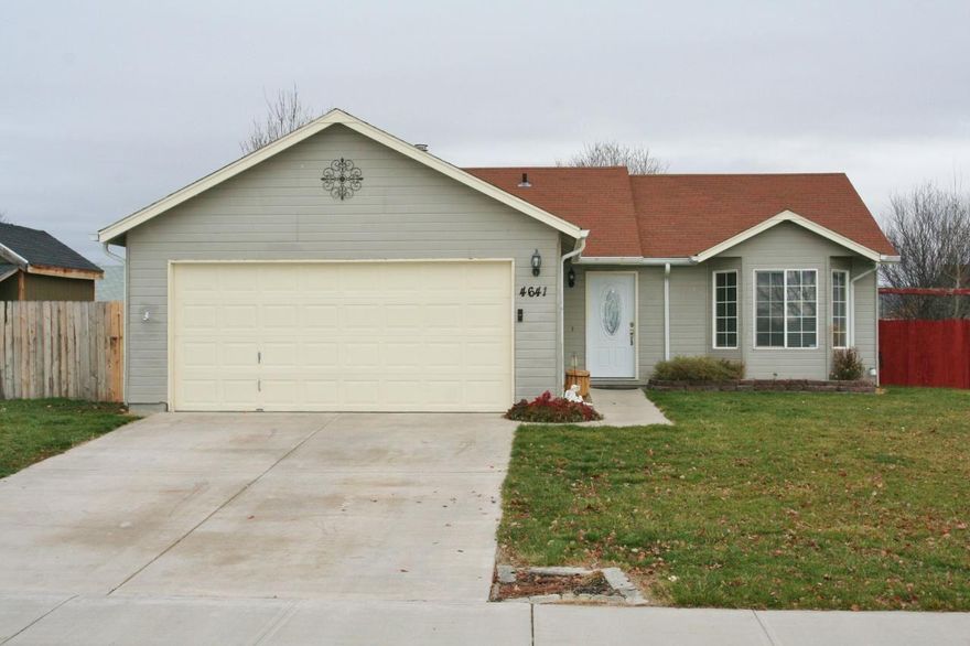 1997 Year Built 3 Bed 2 Bath Home Is A Terrific Investment Or Starter Home. Located In An Attractive Suburban Neighborhood & Provides A Comfortable Living Room With Vaulted Ceilings & Laminate Flooring, Cozy Kitchen With Breakfast Bar, Dining Room & All Appliances. Large Back Yard, In-ground Sprinklers & Deck With Pergola, Vinyl Windows & F/A Gas Heat. Easy To Show And Ready To Go! Seller Will Address Peeling Exterior Painting.