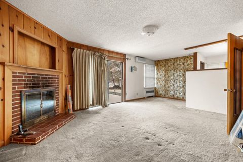 Tiny photo for 1123 NW Canyon Drive, Redmond, OR 97756 (MLS # 220212500)