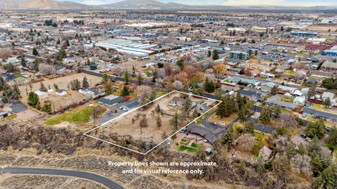 Tiny photo for 1123 NW Canyon Drive, Redmond, OR 97756 (MLS # 220212500)
