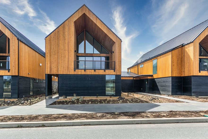 Stunning, new construction Mountain Modern townhome with unobstructed Cascade Mountain views in the sought-after community of Tetherow. Recently completed and MOVE-IN READY, this home was designed to fully-embrace Bend living. Inspired by clean lines and natural design elements, the unique reverse-living floorplan takes full advantage of views. Great Room features soaring ceilings, a natural light-filled wall of windows, contemporary fireplace, and oversized sliders opening to spacious covered deck. Cook's kitchen is an entertainer's dream, featuring solid surface countertops, professional grade Thermador appliances and an expansive working island. Private Primary Suite with dramatic windows, spa-like bath and generous walk-in closet. Entry level: 2 additional en suite BR, laundry/mudroom, and access to a FANTASTIC oversized 3-car garage. Less than 20 minutes to Mt. Bachelor, moments to the new Homeowner's pool, world-class golf, Fitness Center, restaurants, and Deschutes Trail System.