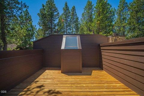 Tiny photo for 57089 Wild Lily Lane #16, Sunriver, OR 97707 (MLS # 220224330)