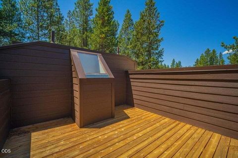 Tiny photo for 57089 Wild Lily Lane #16, Sunriver, OR 97707 (MLS # 220224330)