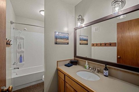 Tiny photo for 57089 Wild Lily Lane #16, Sunriver, OR 97707 (MLS # 220224330)